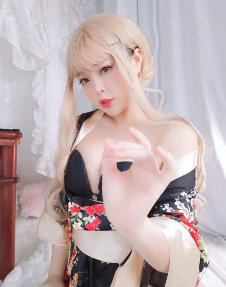 奇怪的同居