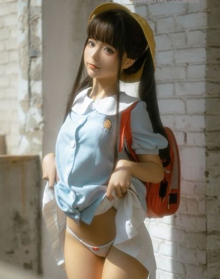 她在丈夫面前被