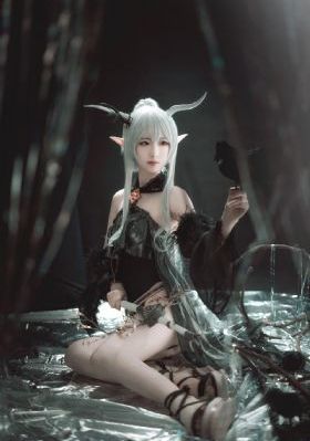 惩罚女仆扒开跪着视频网站